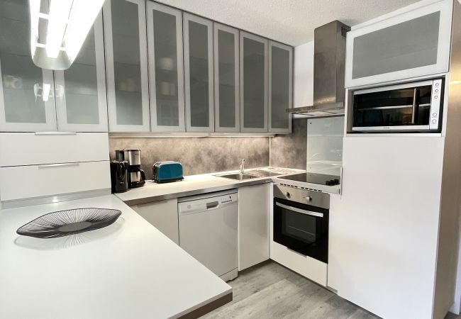 Apartment in Risoul - Appartement 6/8 couchages CIMBRO II 37 Apartment in Risoul - Appartement 6/8 couchages CIMBRO II 37