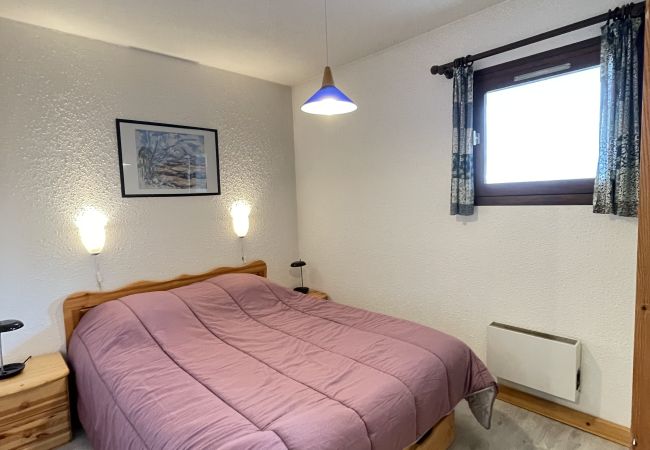 Apartment in Risoul - Appartement 6/8 couchages CIMBRO II 37 Apartment in Risoul - Appartement 6/8 couchages CIMBRO II 37