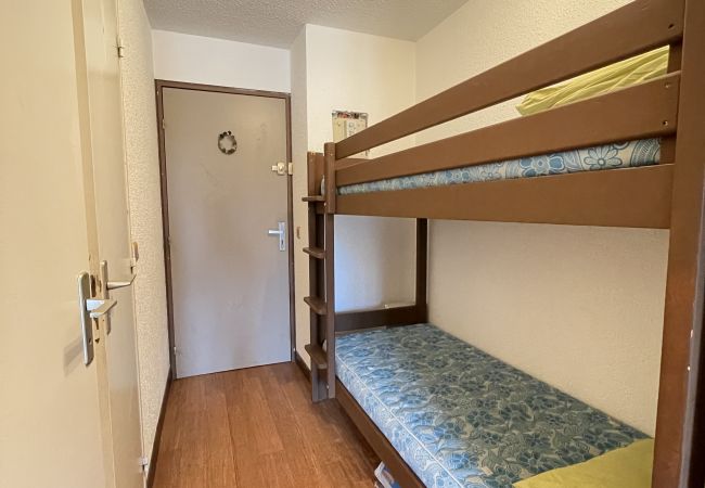 Studio in Risoul - Studio coin nuit 4 couchages CHAMOIS 22 Studio in Risoul - Studio coin nuit 4 couchages CHAMOIS 22