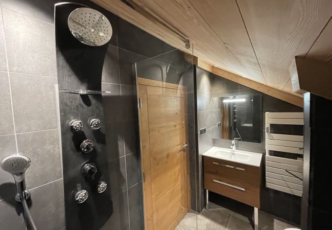 Chalet in Risoul - CHALET LES OURSONS 8 couchages Chalet in Risoul - CHALET LES OURSONS 8 couchages