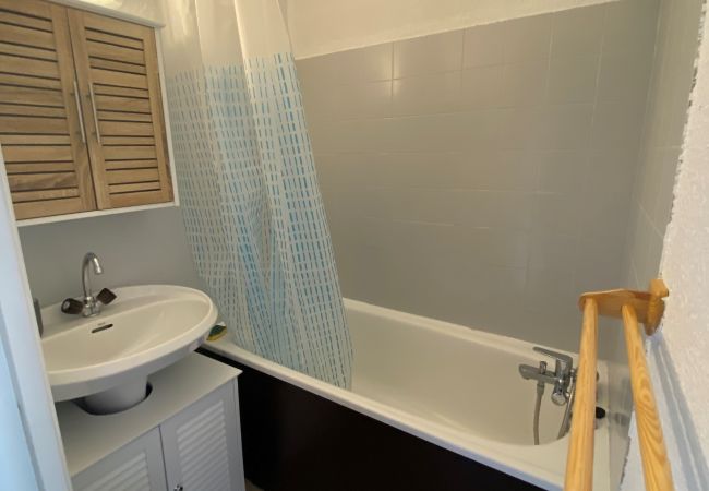 Studio in Risoul - Studio coin nuit 4 couchages CRISTAL B 25 Studio in Risoul - Studio coin nuit 4 couchages CRISTAL B 25