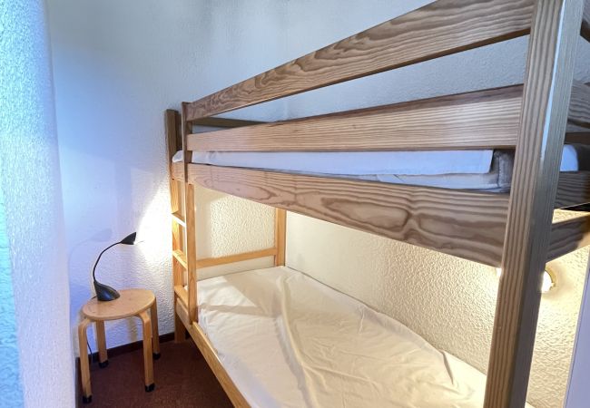 Apartment in Risoul - 2 pièces + cabine 6 couchages CHABRIERES I 47 Apartment in Risoul - 2 pièces + cabine 6 couchages CHABRIERES I 47
