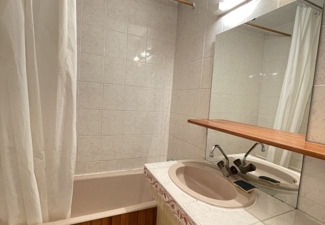 Apartment in Risoul - 2 pièces + cabine 6 couchages CHABRIERES I 47 Apartment in Risoul - 2 pièces + cabine 6 couchages CHABRIERES I 47