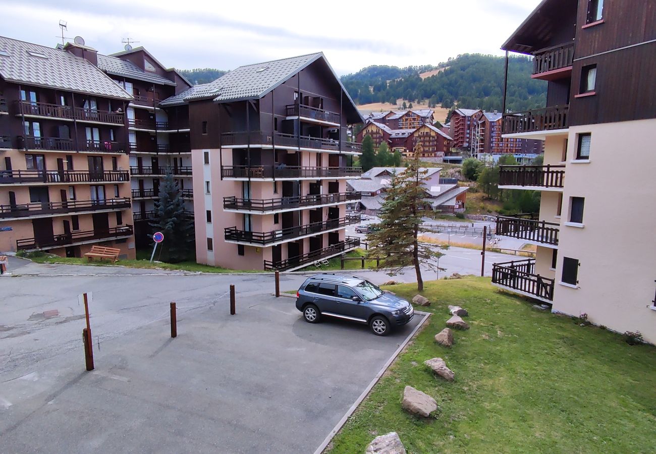 Apartment, Risoul, ski-holidays, resort-center, Airelles, century-21