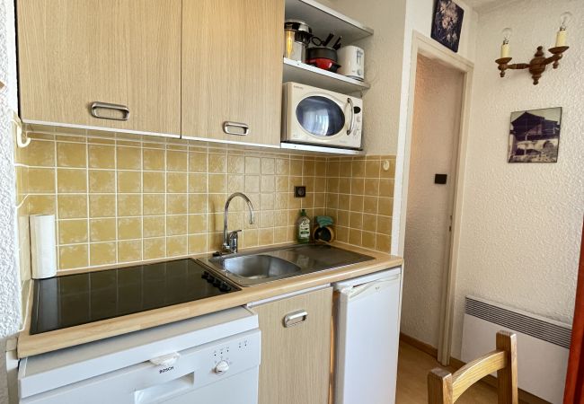 Studio in Risoul - Studio cabine 4 couchages CHRISTIANIA A 40 Studio in Risoul - Studio cabine 4 couchages CHRISTIANIA A 40