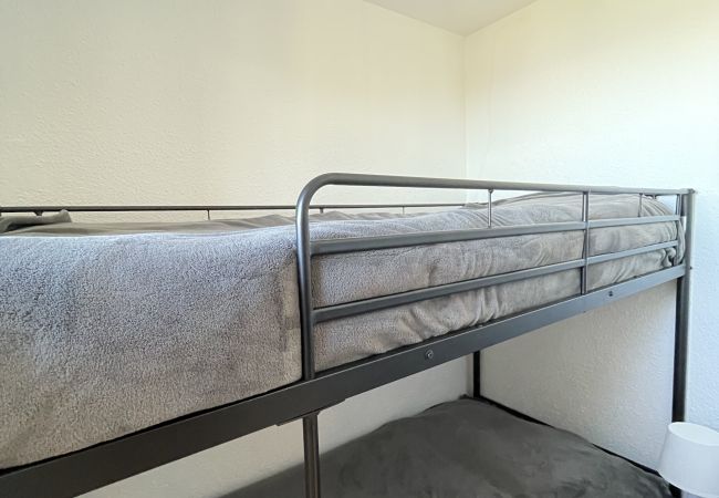 Studio in Risoul - Studio cabine 4 couchages CHRISTIANIA B 47 Studio in Risoul - Studio cabine 4 couchages CHRISTIANIA B 47