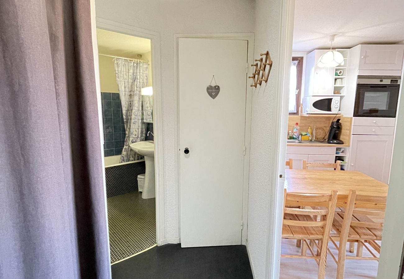 Studio in Risoul - Studio cabine 4 couchages CHRISTIANIA C 00 Studio in Risoul - Studio cabine 4 couchages CHRISTIANIA C 00