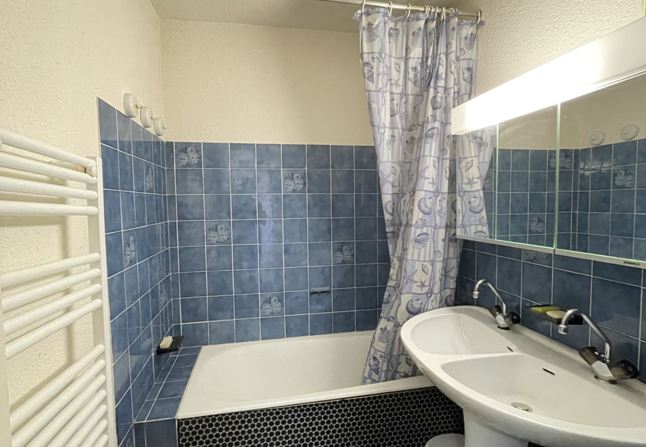 Studio in Risoul - Studio cabine 4 couchages CHRISTIANIA C 00 Studio in Risoul - Studio cabine 4 couchages CHRISTIANIA C 00