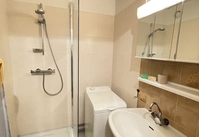 Studio in Risoul - Studio coin nuit 4 couchages CLEMATITES B 23 Studio in Risoul - Studio coin nuit 4 couchages CLEMATITES B 23