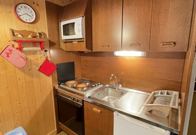 Studio in Risoul - Studio coin nuit 4 couchages CLEMATITES B 23 Studio in Risoul - Studio coin nuit 4 couchages CLEMATITES B 23