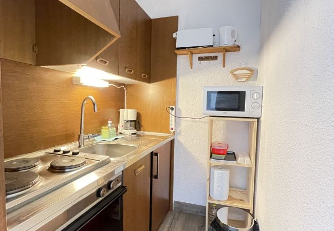 Studio in Risoul - Studio cabine 4 couchages CLEMATITES B 47 Studio in Risoul - Studio cabine 4 couchages CLEMATITES B 47