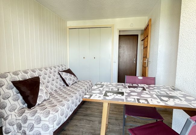 Studio in Risoul - Studio cabine 4 couchages CLEMATITES B 47 Studio in Risoul - Studio cabine 4 couchages CLEMATITES B 47