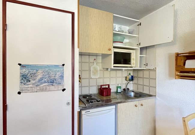 Studio in Risoul - Studio cabine 4 couchages EDELWEISS A 7 Studio in Risoul - Studio cabine 4 couchages EDELWEISS A 7