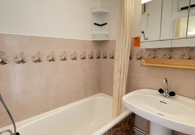 Studio in Risoul - Studio coin nuit 4 couchages EDELWEISS A 13 Studio in Risoul - Studio coin nuit 4 couchages EDELWEISS A 13