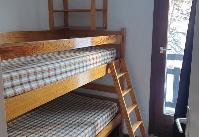 Studio in Risoul - Studio cabine 4 couchages FLORINS II 22 Studio in Risoul - Studio cabine 4 couchages FLORINS II 22