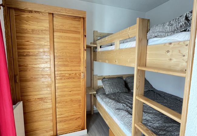 Apartment in Risoul - Appartement 6/8 couchages VILLARET I 94 Apartment in Risoul - Appartement 6/8 couchages VILLARET I 94