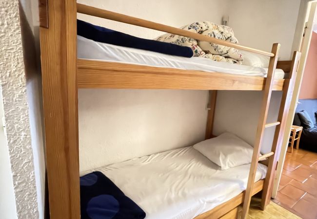 Apartment in Risoul - Appt. 2 pièces cabine 6/8 couchages VILLARET I 112 Apartment in Risoul - Appt. 2 pièces cabine 6/8 couchages VILLARET I 112