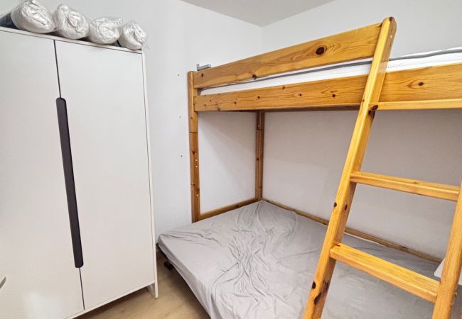 Studio in Risoul - Studio Cabine 4/5 couchages CLEMATITES D 401 Studio in Risoul - Studio Cabine 4/5 couchages CLEMATITES D 401