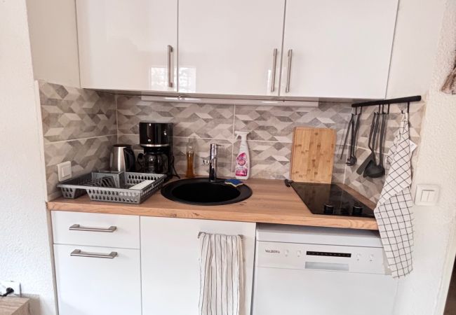 Studio in Risoul - Studio Cabine 4/5 couchages CLEMATITES D 401 Studio in Risoul - Studio Cabine 4/5 couchages CLEMATITES D 401