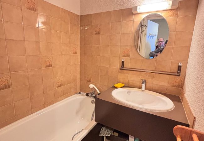 Studio in Risoul - Studio Coin Nuit 4 couchages DIAMANT C 80 Studio in Risoul - Studio Coin Nuit 4 couchages DIAMANT C 80