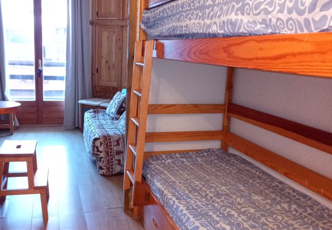 Studio in Risoul - Studio coin nuit 4 couchages ETERLOU 12 Bis Studio in Risoul - Studio coin nuit 4 couchages ETERLOU 12 Bis