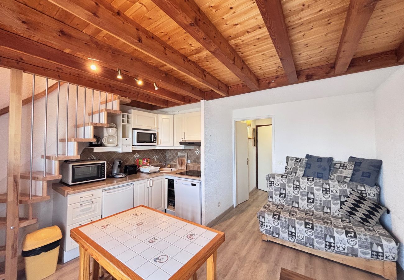 Apartment in Risoul - Duplex 4/6 couchages Les Florins II 67
