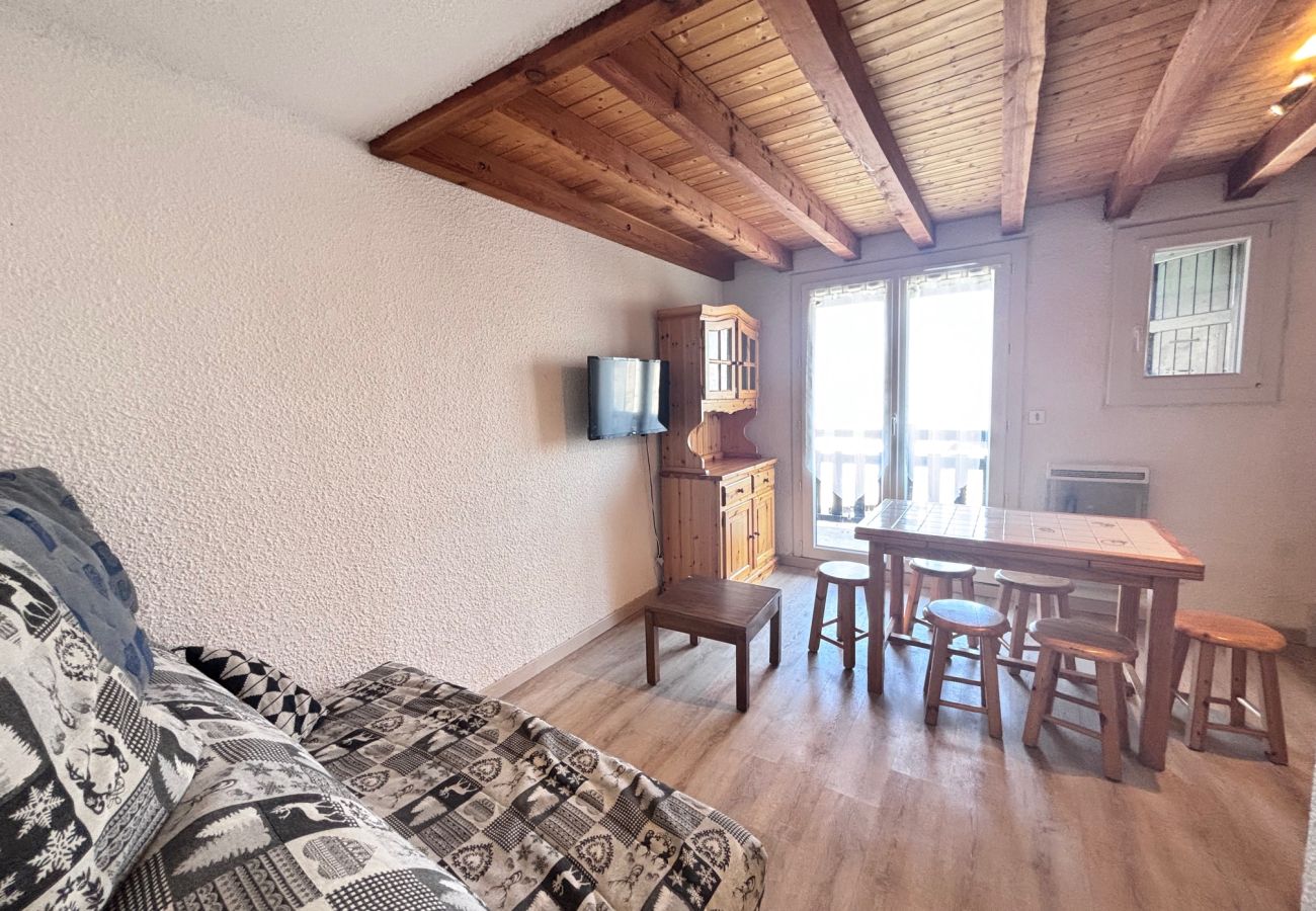 Apartment in Risoul - Duplex 4/6 couchages Les Florins II 67
