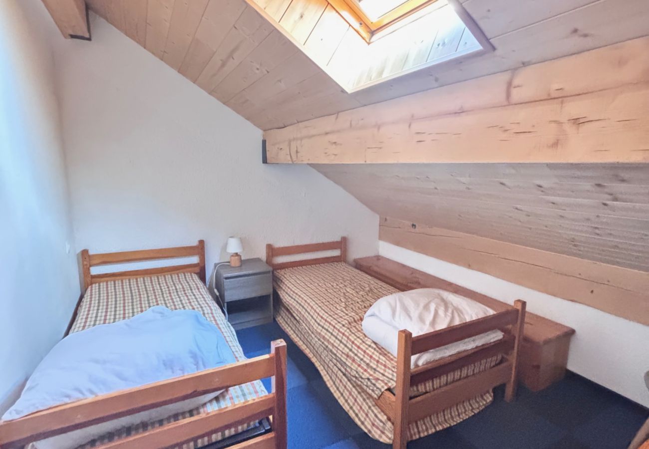 Apartment in Risoul - Duplex 4/6 couchages Les Florins II 67