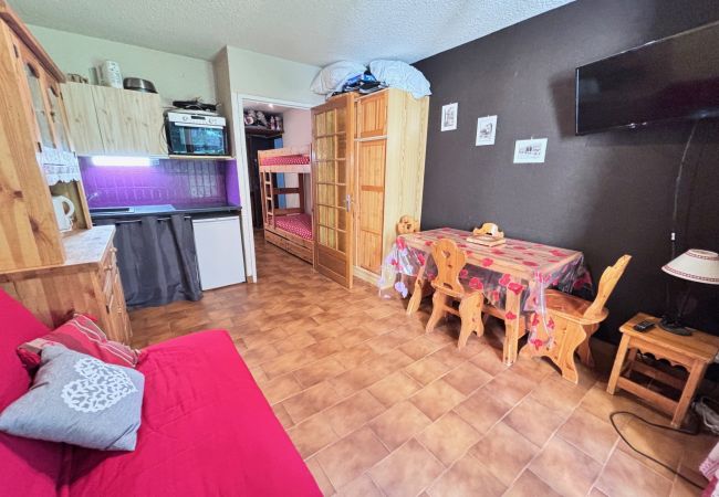 Studio in Risoul - Studio Coin nuit 4 couchages Villaret II 60 Studio in Risoul - Studio Coin nuit 4 couchages Villaret II 60