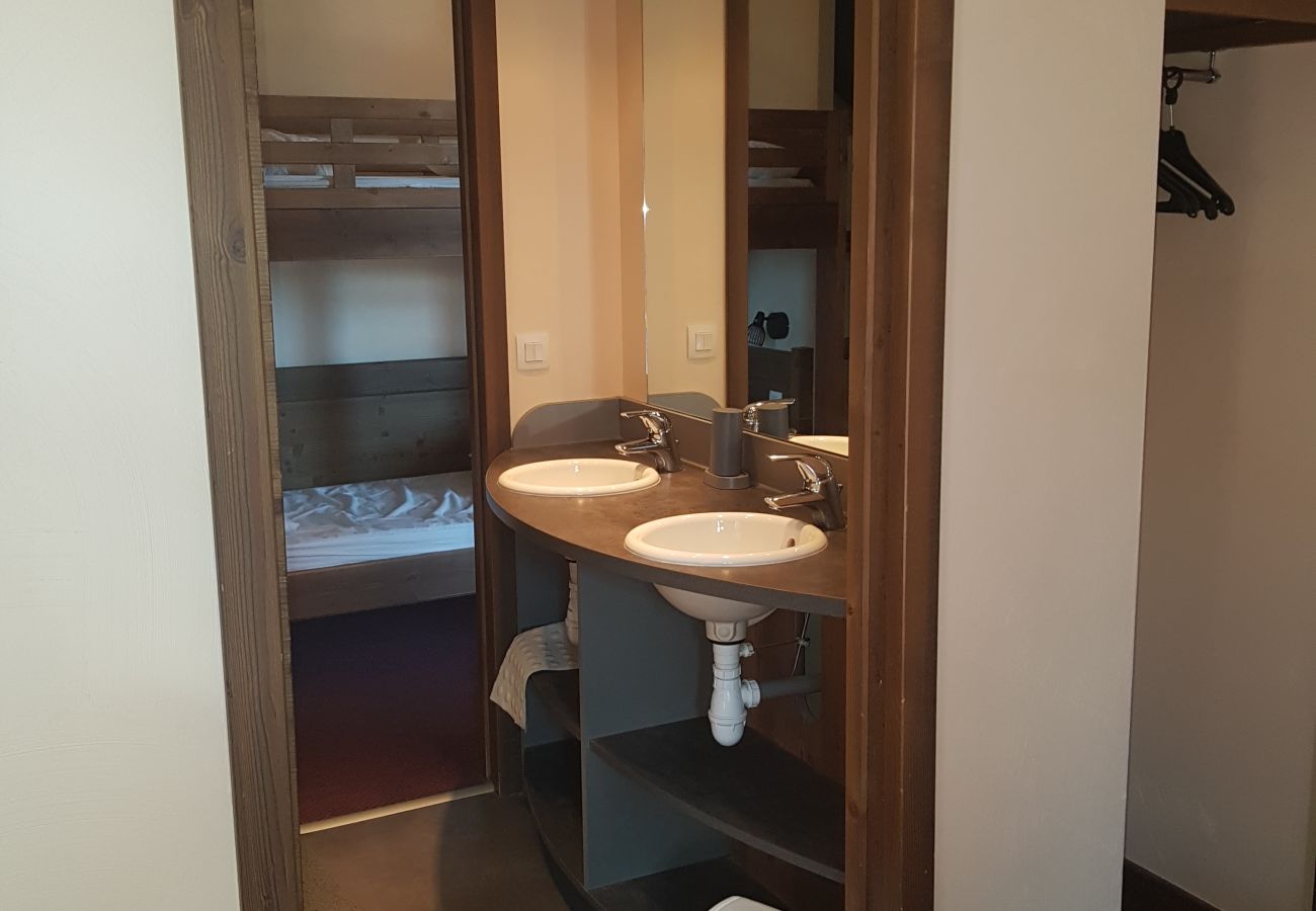 Apartment in Risoul - Appartement 4 pièces 8 couchages Deneb 23