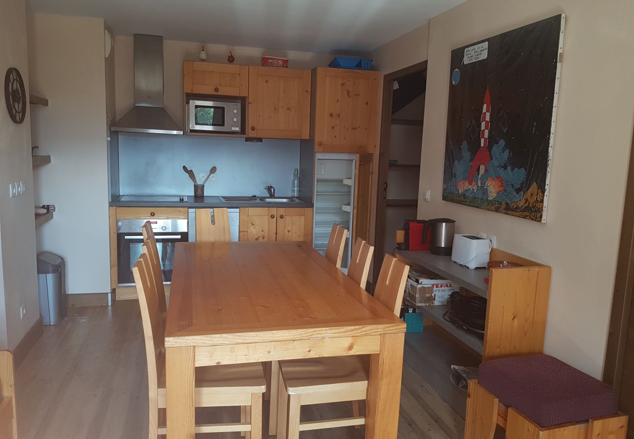 Apartment in Risoul - Appartement 4 pièces 8 couchages Deneb 23