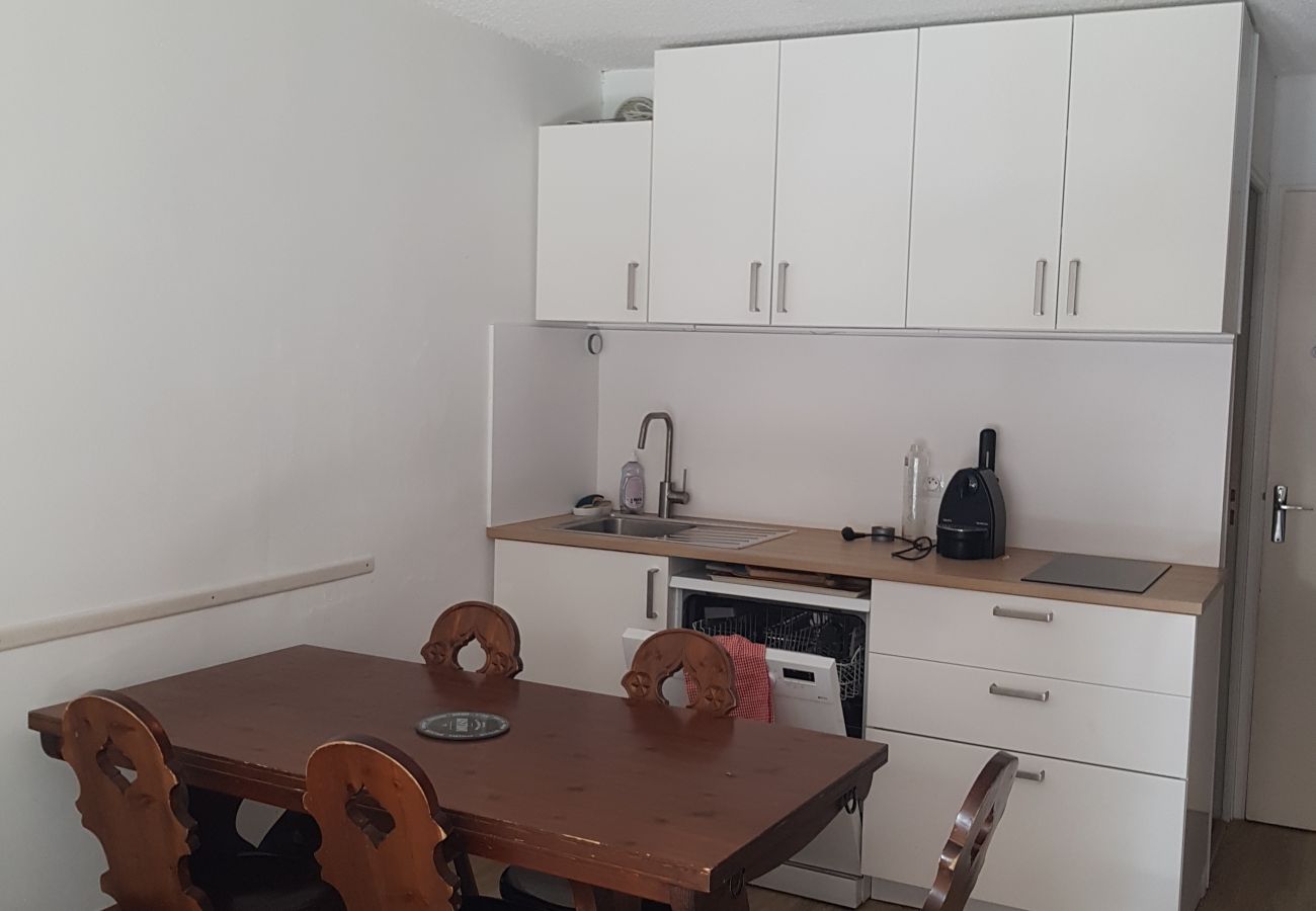 Apartment in Risoul - Appartement 2 pièces 4 couchages Christiania A 25