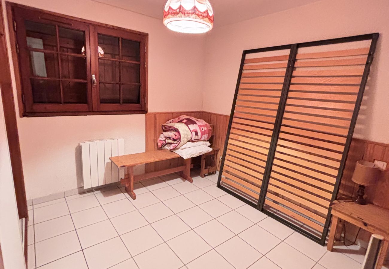 Apartment in Risoul - Appartement 2 pièces + coin nuit 6 couchages le La