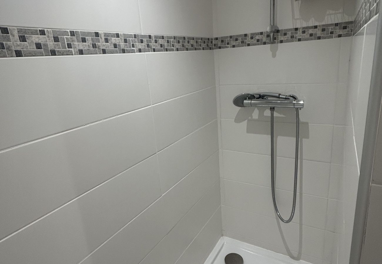 Studio in Risoul - CLEMATITES B12 Studio Coin Nuit 4 couchages