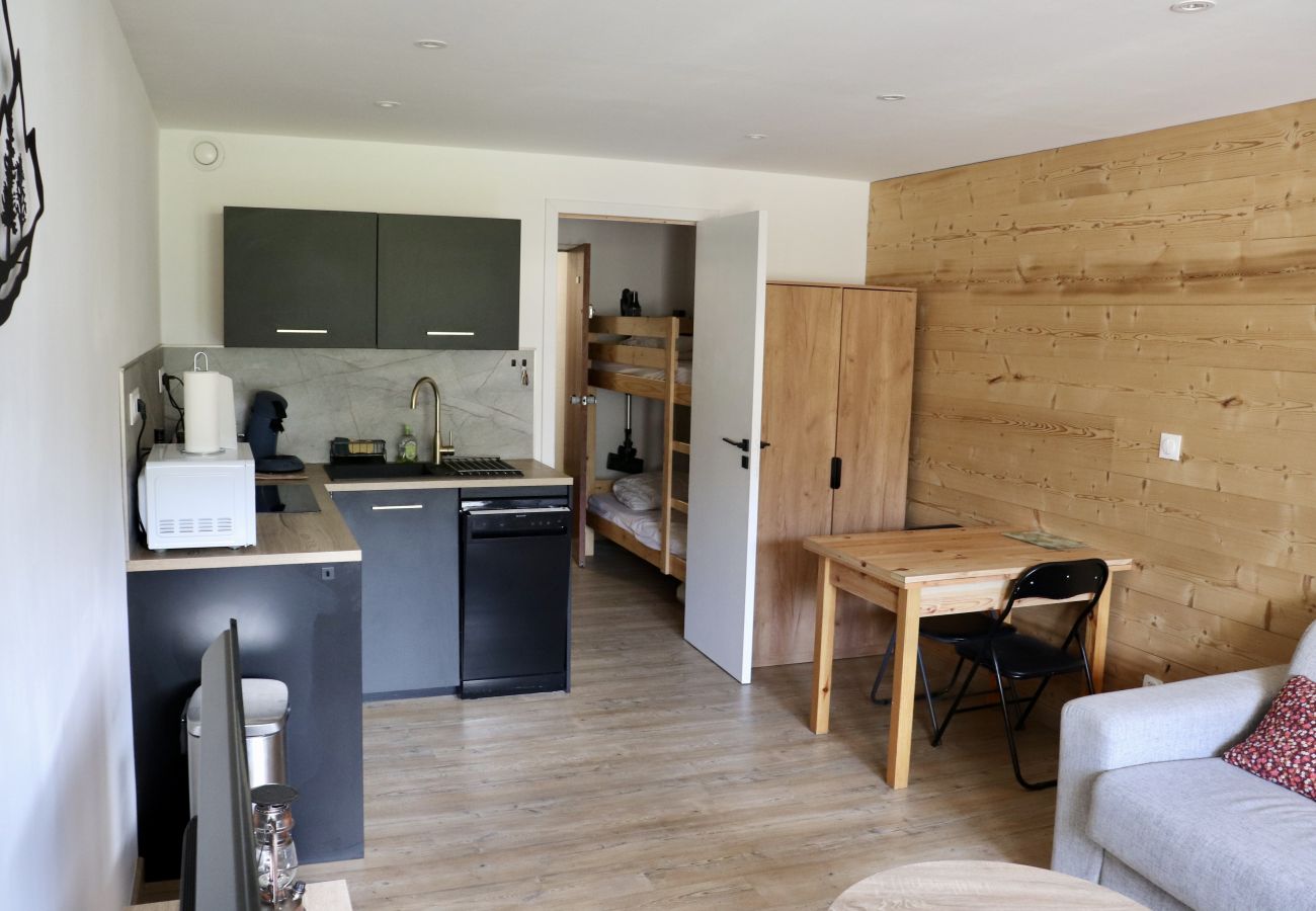 Studio in Risoul - OREE DU BOIS A 712 Studio Coin Nuit 4 couchages