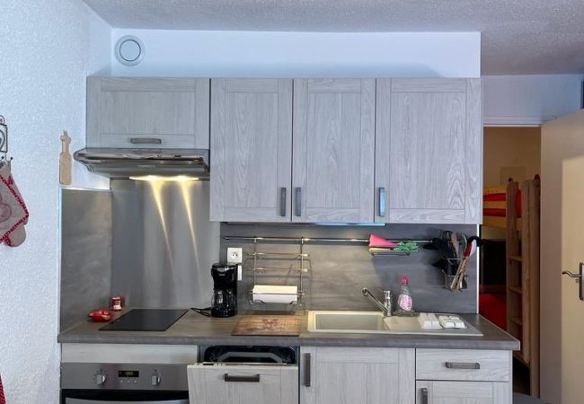 Appartement à Risoul - 2 pièces + cabine 6 couchages CHRISTIANIA A 15 Appartement à Risoul - 2 pièces + cabine 6 couchages CHRISTIANIA A 15