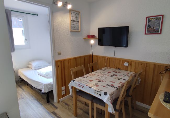 Appartement à Risoul - Appartement 2 pièces 4 couchages AIRELLES A 13 Appartement à Risoul - Appartement 2 pièces 4 couchages AIRELLES A 13