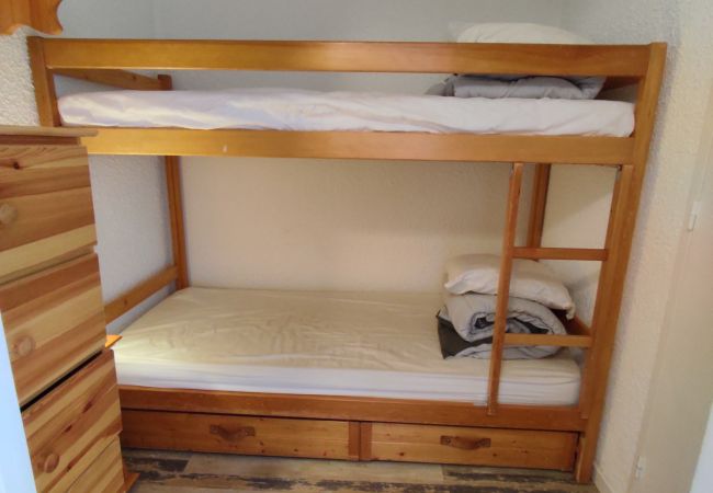 Appartement à Risoul - Appartement 2 pièces 4 couchages AIRELLES A 13 Appartement à Risoul - Appartement 2 pièces 4 couchages AIRELLES A 13