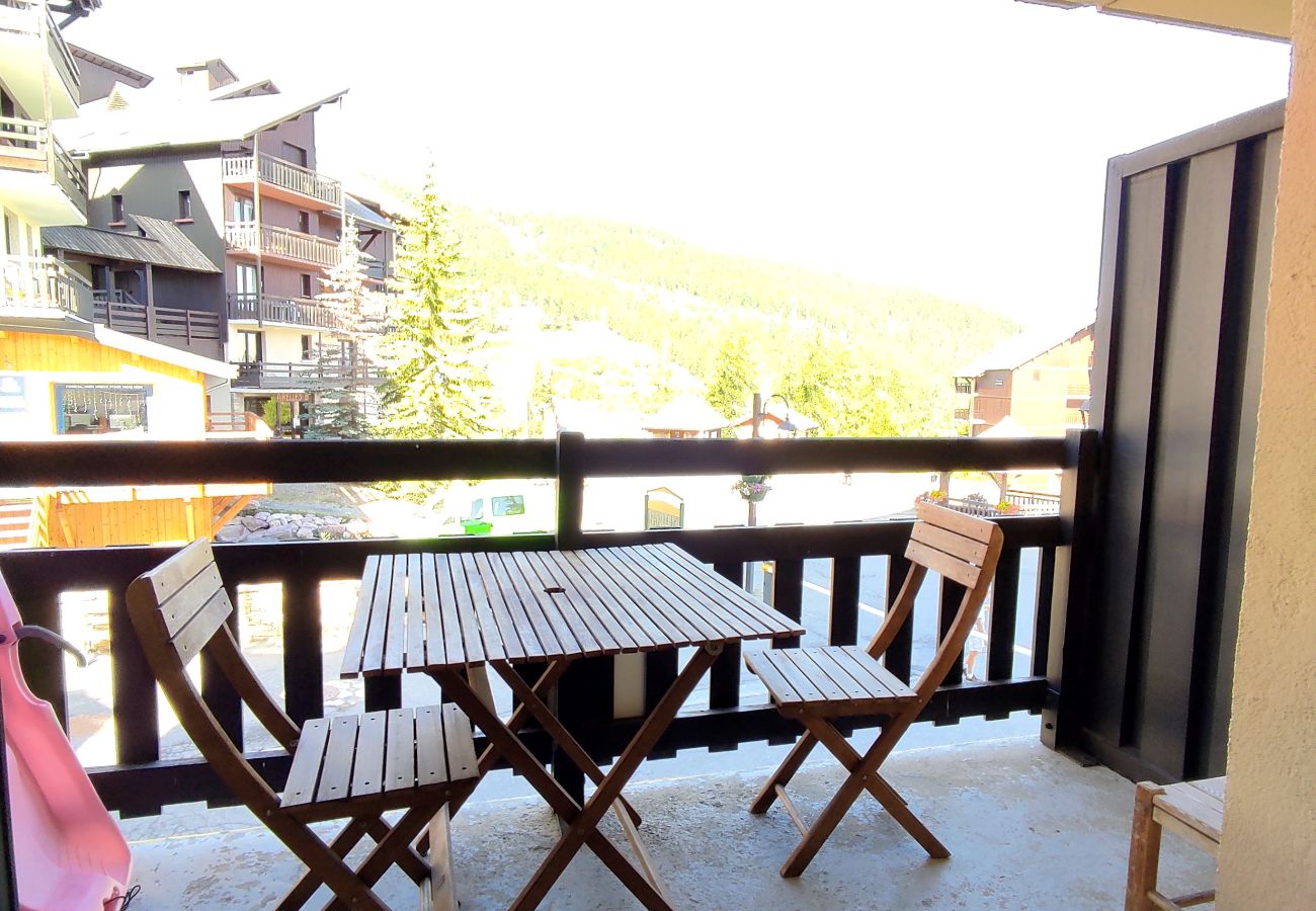 Appartement, Risoul, vacances-au-ski, skis-aux-pieds, century-21, Clarines