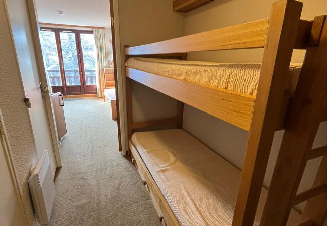 Studio à Risoul - Studio coin nuit 4 couchages CLEMATITES B 64 Studio à Risoul - Studio coin nuit 4 couchages CLEMATITES B 64