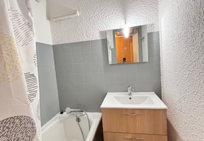 Studio à Risoul - Studio cabine 4 couchages AIRELLES B03 Studio à Risoul - Studio cabine 4 couchages AIRELLES B03